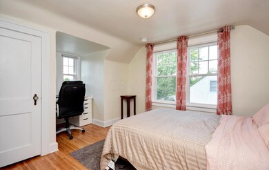 Upstairs Bedroom 1