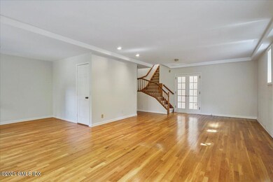 08-Living Room