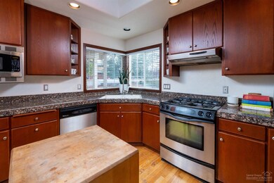 61255 Crescent Ct, Bend, OR 97702 - photo 3