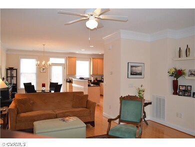 Interior Space/Layout - Open floor plan and easy f