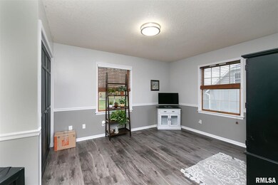 2714 E 40th St, Davenport, IA 52807 - photo 7