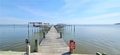 Community pier