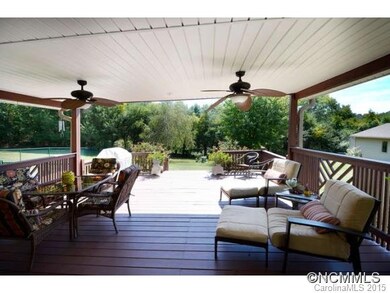 BEAUTIFUL PORCH