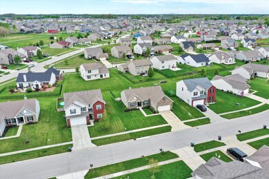 2668 Wildflower Ln, Greenwood, IN 46143 - photo 3