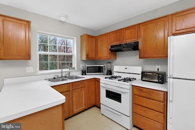 1874 Tiger Lily Cir unit 5, Woodbridge, VA 22192 - photo 7