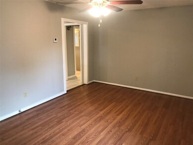 215 E 25th St, Houston, TX 77008 - photo 3