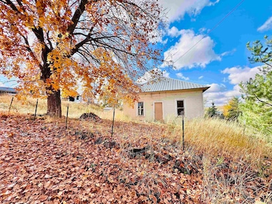 127 Truax St, Tekoa, WA 99033 - photo 7