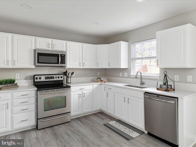 307 Frontier Fort Ln, Strasburg, VA 22657 - photo 3