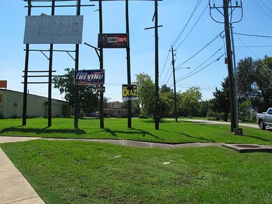 3621 Berkley St, Houston, TX 77087 - photo 2