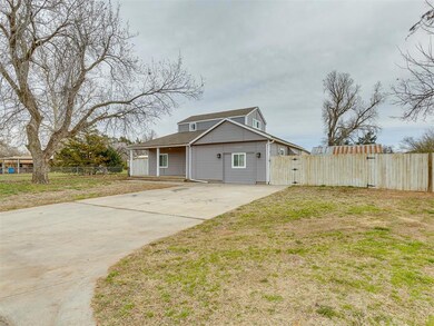 View of front of home featuring a front yard