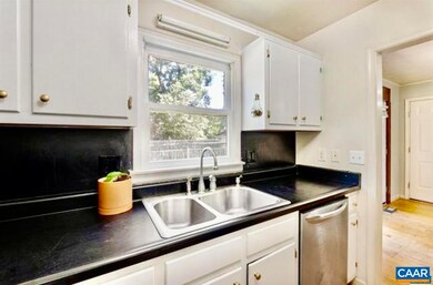 878 Patton Farm Rd, Stuarts Draft, VA 24477 - photo 4