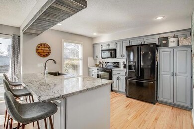 301 SW Marsh Wren St, Lees Summit, MO 64082 - photo 7