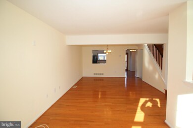 3830 Swan House Ct, Burtonsville, MD 20866 - photo 4