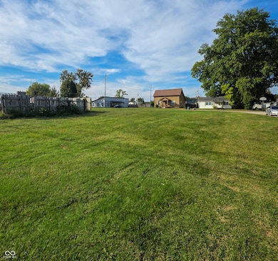 1129 Roosevelt St, Linton, IN 47441 - photo 3