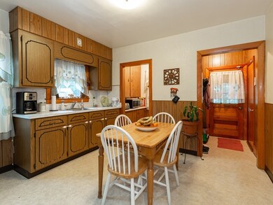 137 Taylor St, Malden, MA 02148 - photo 6