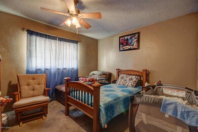 7502 W Mitchell Dr, Phoenix, AZ 85033 - photo 5