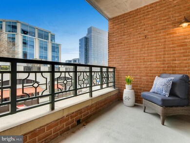 717 President St, Baltimore, MD 21202 - photo 4