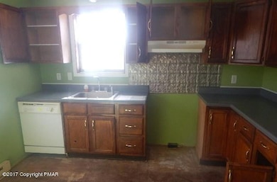 7179 Mountain Dr, Tobyhanna, PA 18466 - photo 3