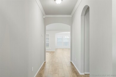 2008 E Van Buren St, Broken Arrow, OK 74011 - photo 5