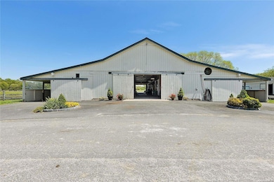 1394 Main Rd, Jamesport, NY 11947 - photo 6