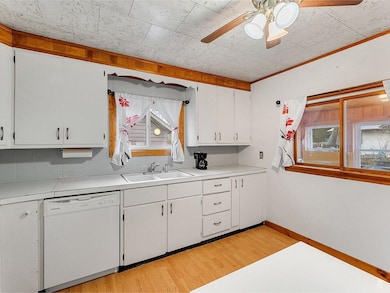 15 Walnut St, Saint Albans, VT 05478 - photo 6