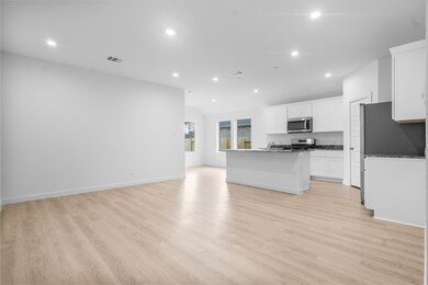 11 Robin Ct, Angleton, TX 77515 - photo 6