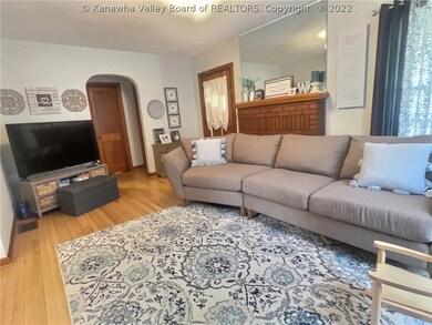 1444 Smith St, Milton, WV 25541 - photo 4