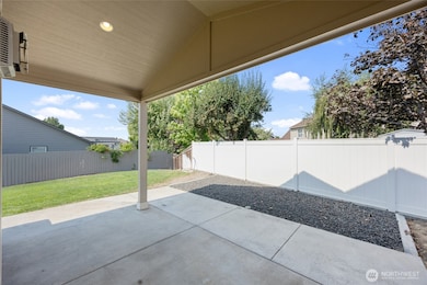 509 Bluff Dr W, Moses Lake, WA 98837 - photo 5