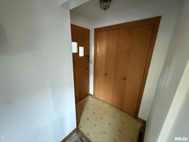 1849 44th St, Rock Island, IL 61201 - photo 3