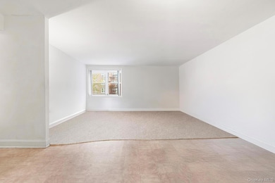 Sadore Lane Gardens unit 5Z, Yonkers, NY 10710 - photo 6