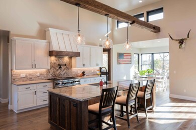 Kitchen-Breakfast nook