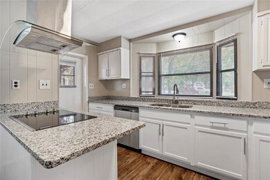 912 Fawn Dr, Granbury, TX 76049 - photo 4