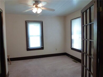 Lower unit bedroom