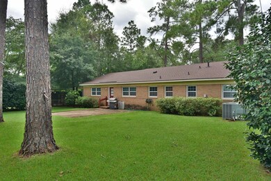 1820 Lullwater Rd, Albany, GA 31707 - photo 5