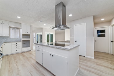 402 S 3rd St, Beasley, TX 77417 - photo 5