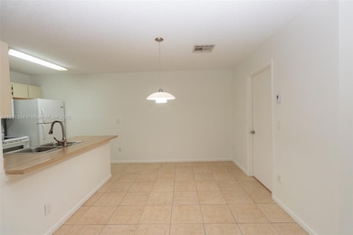 18328 NW 68th Ave unit P, Hialeah, FL 33015 - photo 5