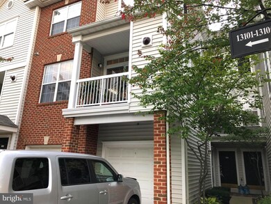 13107 Marcey Creek Rd, Herndon, VA 20171 - photo 2