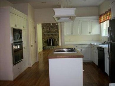 31 Pine Hill Ln, Marion, MA 02738 - photo 2