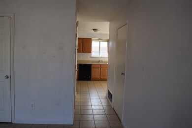 300 Plainview Dr, Alamogordo, NM 88310 - photo 4