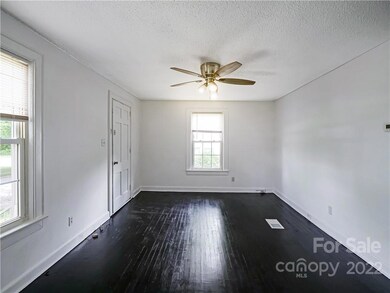 318 Harrill St, Statesville, NC 28677 - photo 4