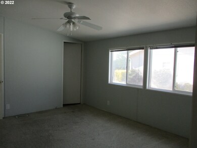 1111 SE 3rd Ave unit 59, Canby, OR 97013 - photo 3