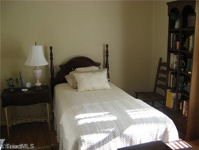 2nd Bedroom.