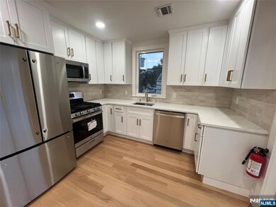 210 Waldo Place unit 2, Englewood, NJ 07631 - photo 5