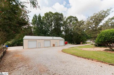 circular driveway from Tigerville Rd to Dell Circl