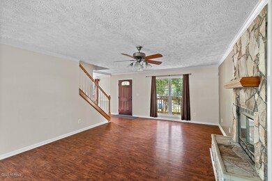 302 Richmond Dr, Jacksonville, NC 28540 - photo 5