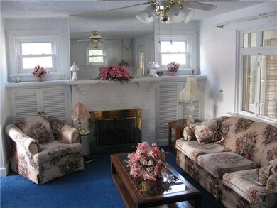 Living Room. Notice the Gas Fireplace & Built-ins 