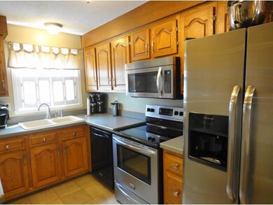 6 Granite Cir, MerriMacK, NH 03054 - photo 2