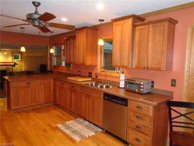 8045 Monterey Dr, Willoughby, OH 44094 - photo 4