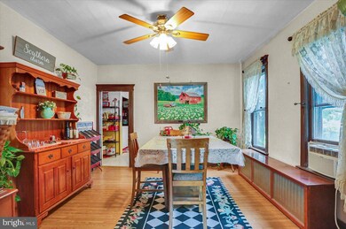 221 S 3rd St, Saint Clair, PA 17970 - photo 6