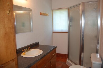 106 N Ludlow Bath